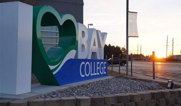 The Escanaba Bay Campus I Love Bay sign