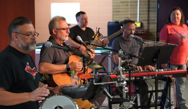 Wingin It playing at a Lunchtime Live event at Bay College.